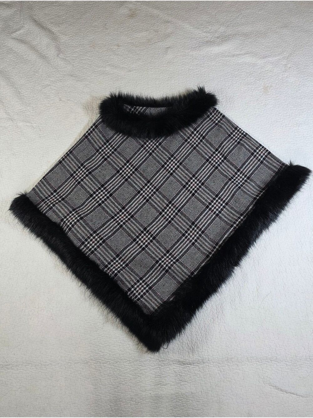 Cherie Bliss Gray Plaid Black Faux Fur Trim Poncho